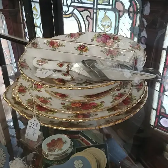 R/ALBERT OCR SERVING PLATES BOWLS,FLATWARE ETC