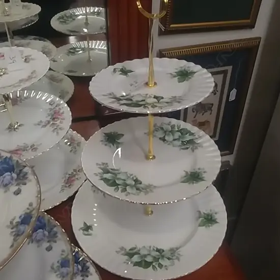 R.A.-TRILLIUM 3 TIER CAKE STAND