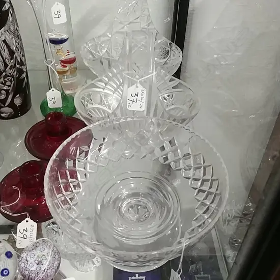 2 GLASS BASKETS & FOOTED CRYSTAL BOWL