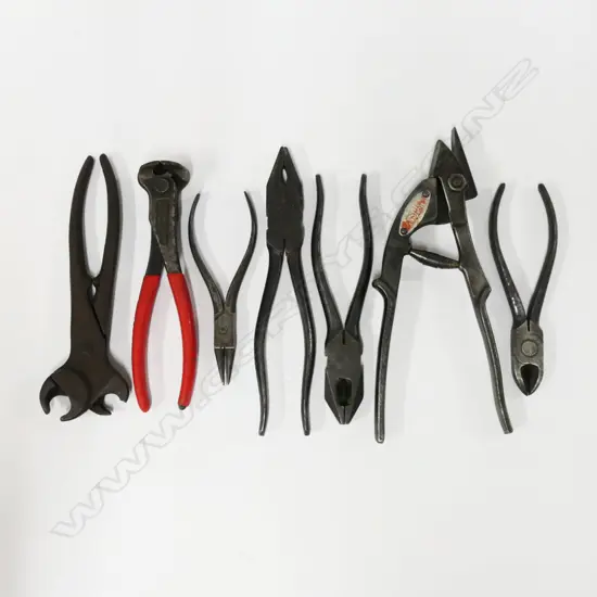 Pliers: pincer, hog-ring, circlip, and two flat-nose; with side snips and strap cutters. (7)