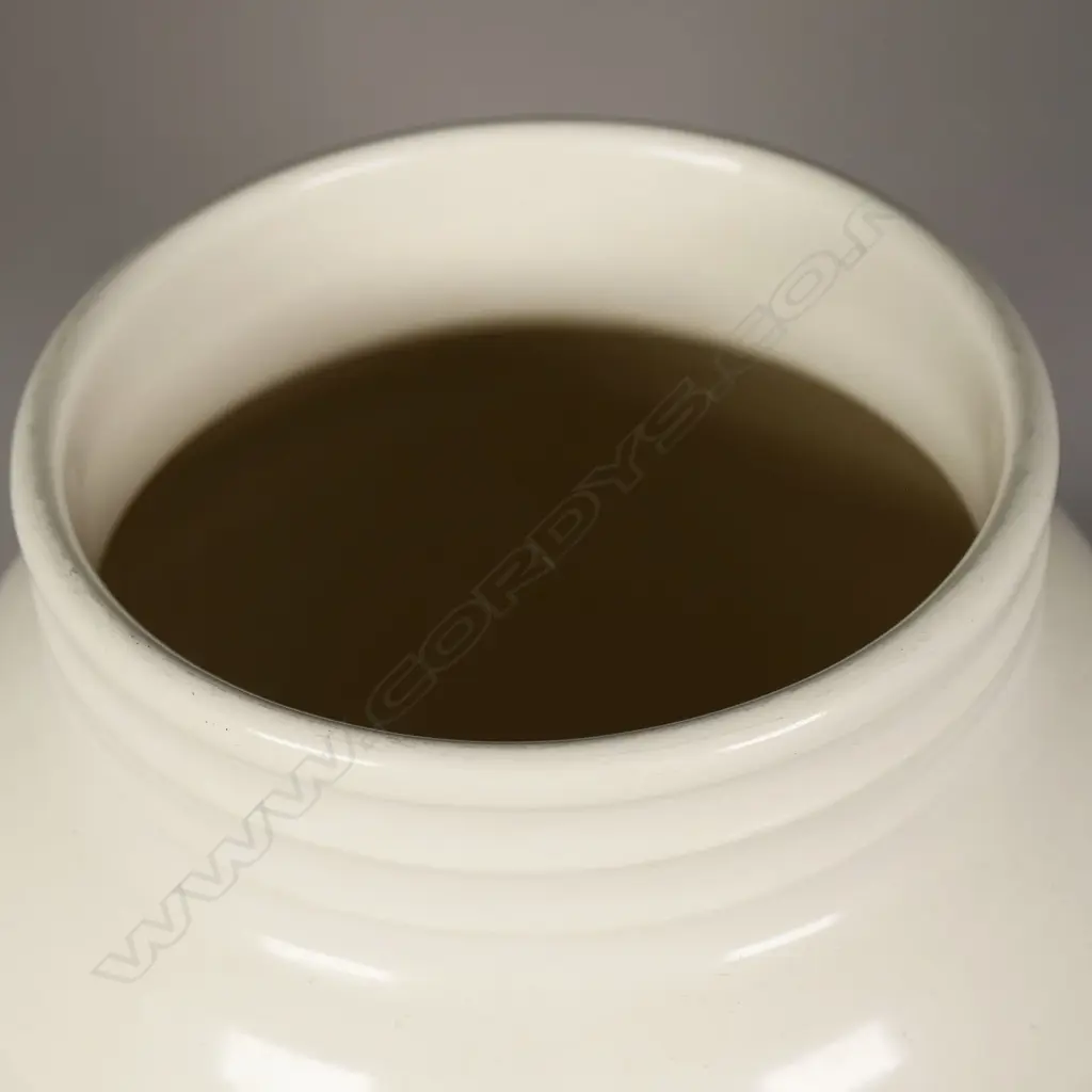 Crown Lynn Ernst Shufflebotham Hand Potted vase, Image 1++