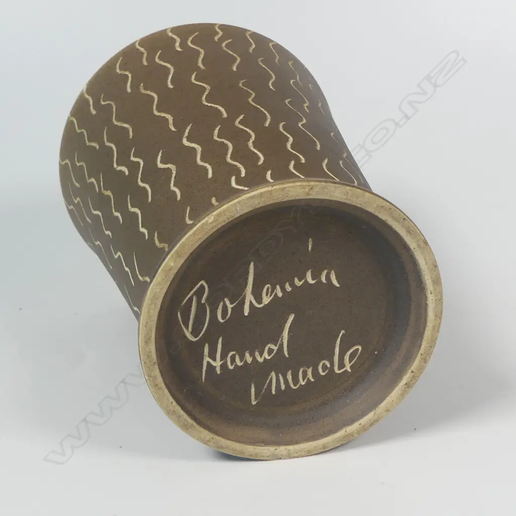 A Crown Lynn 'Bohemia Ware' vase by Mirek Smisek (1925-2013), Image 1++