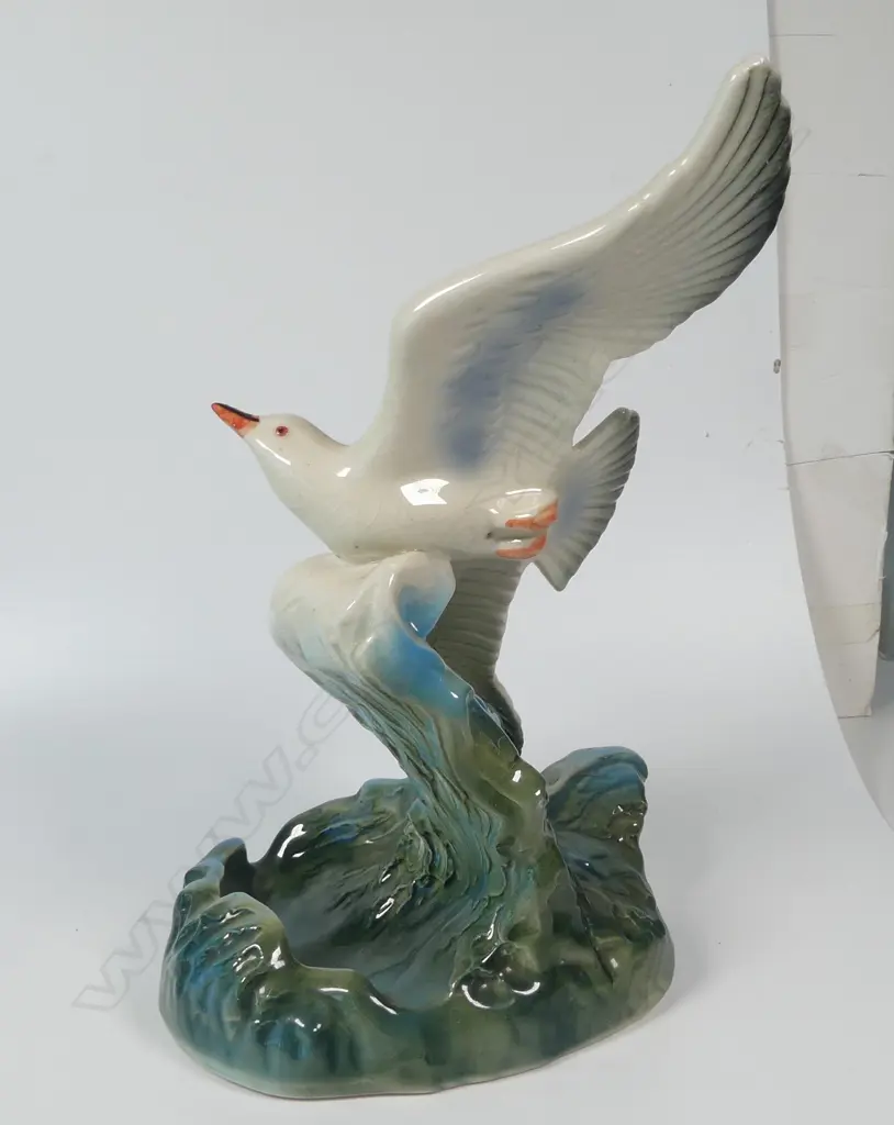 Titian Studio (1957-67) grey seagull in flight figurine, Image 1++