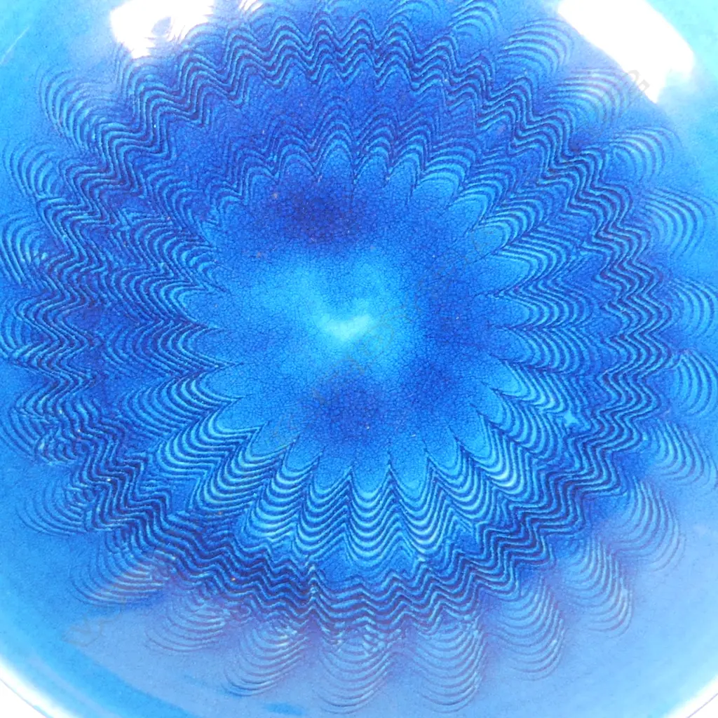 Len Castle (1924-2011) vibrant alkaline blue bowl with internal scalloped design, Image 1++