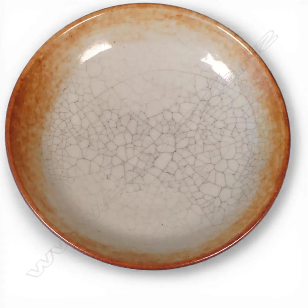 Len Castle fine small and shallow profile dish, Image 1++