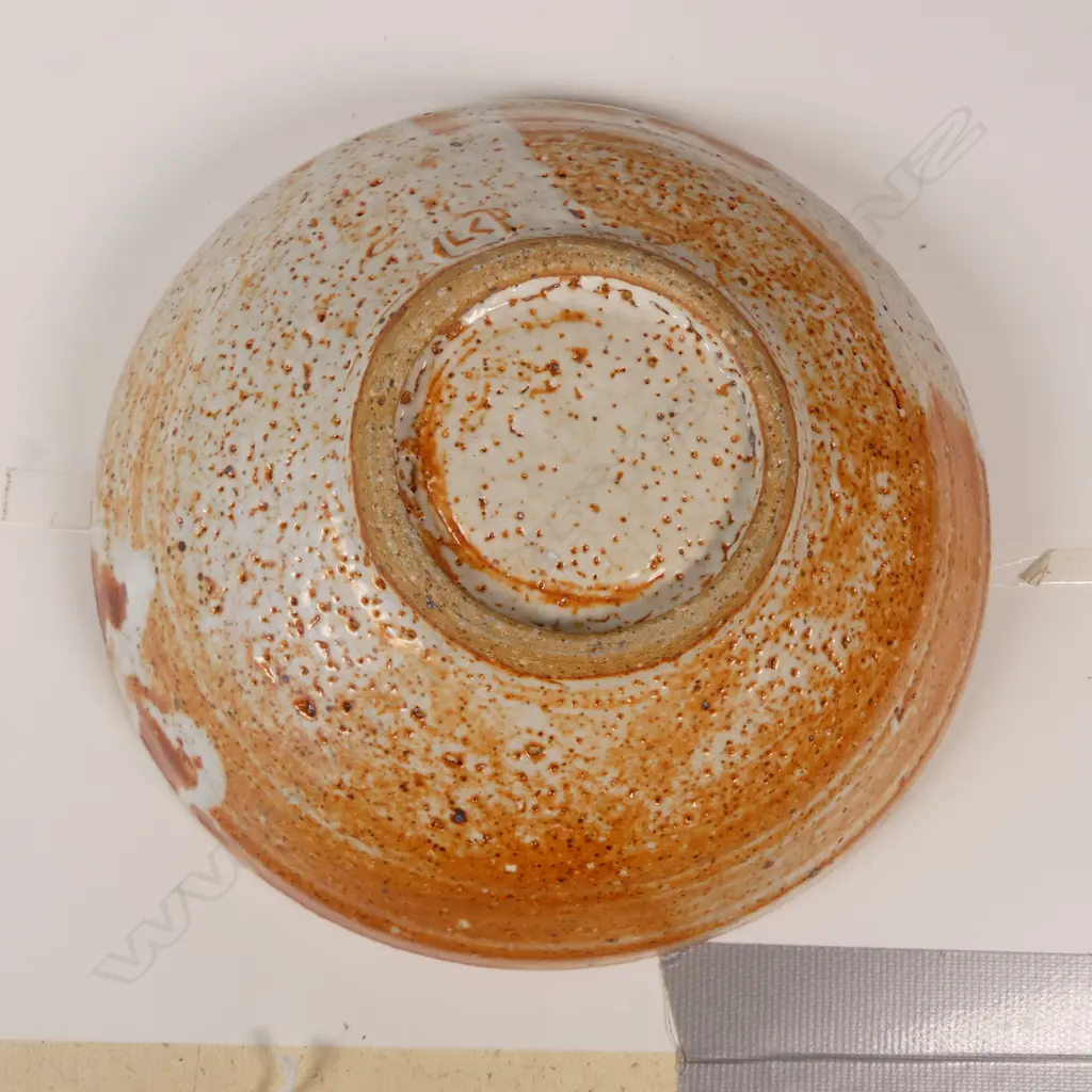 Len Castle early Shino glazed deep bowl, Image 1++