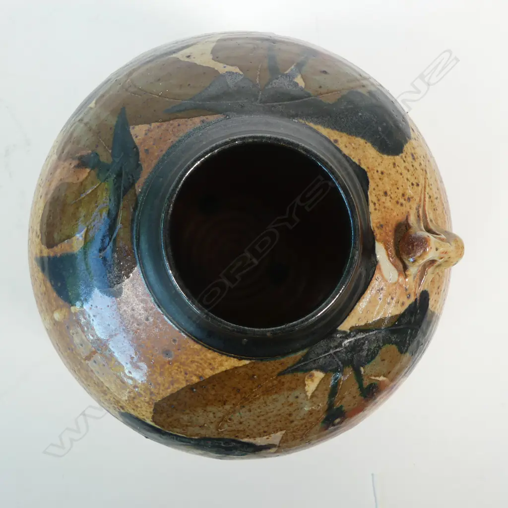 Mike O'Donnell large woodfired ovoid shaped vase, Image 1++