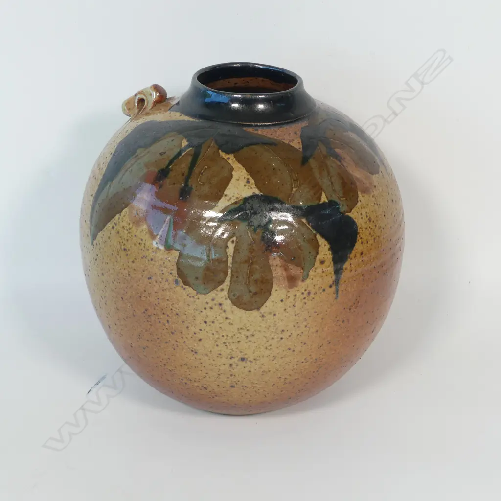 Mike O'Donnell large woodfired ovoid shaped vase, Image 1++