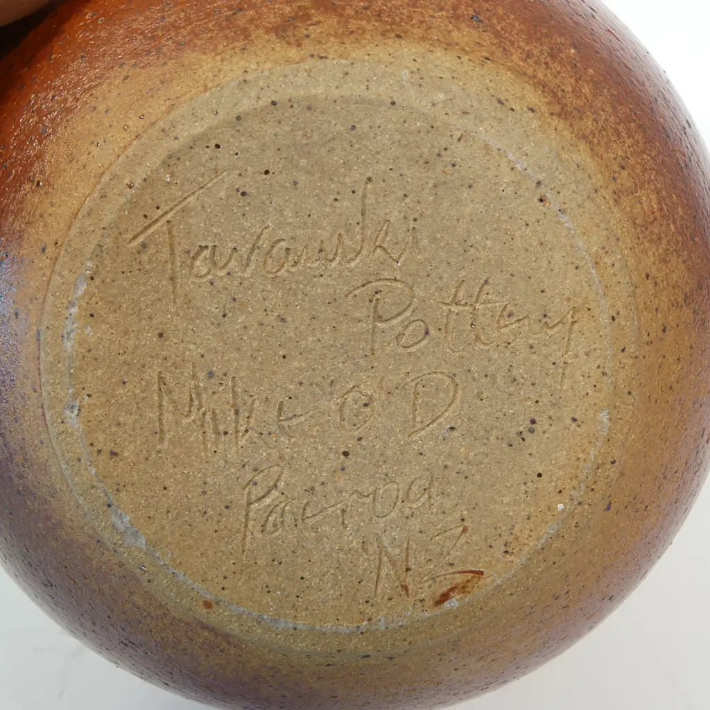 Mike O'Donnell large woodfired ovoid shaped vase, Image 1++