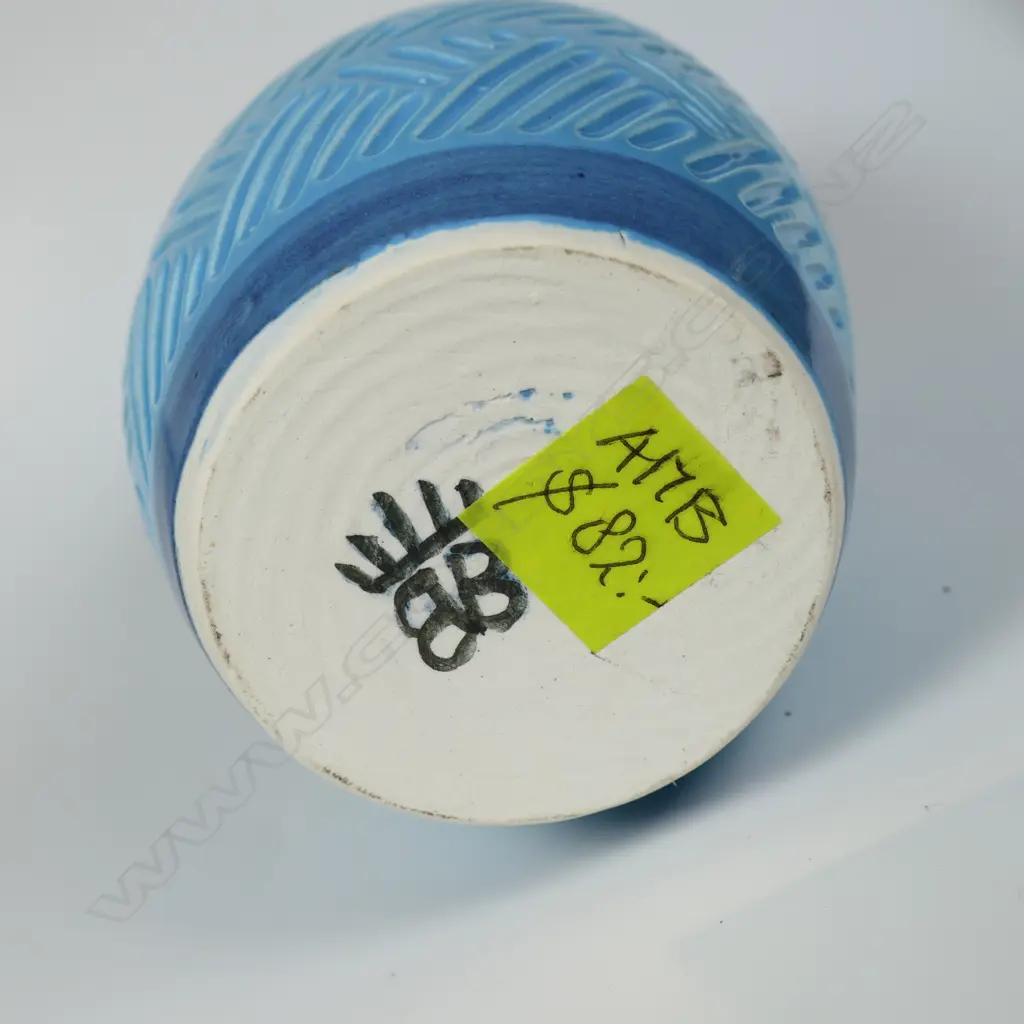 Anneke Borren vase, blue glaze, incised decoration to body. Potter's mark to base. H.170mm. Ex. Anneke Borren Collection. Image 1++