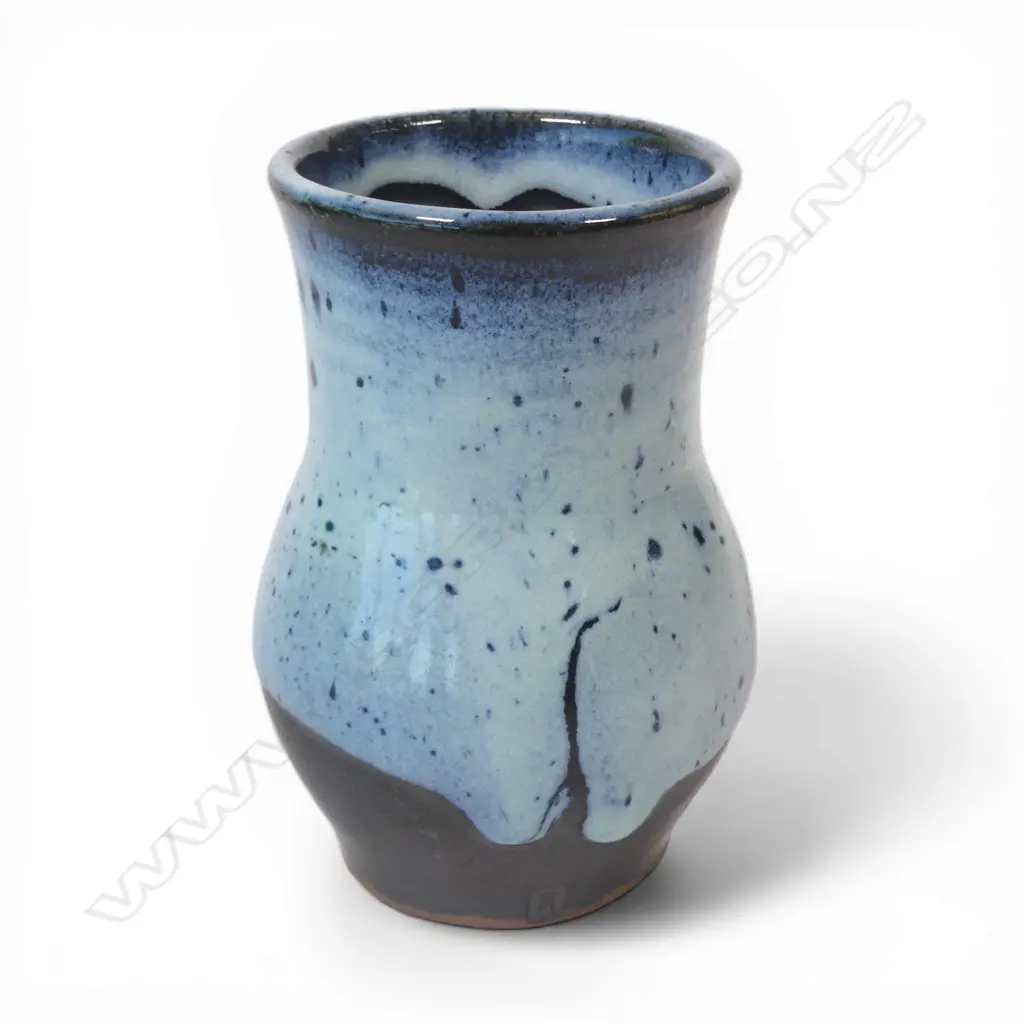 Peter Stichbury wheel thrown vase, Image 1++