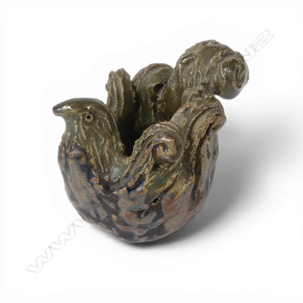 Rosemary Brittain pottery bird with florid feathers, H.65 x 75mm Image 1++