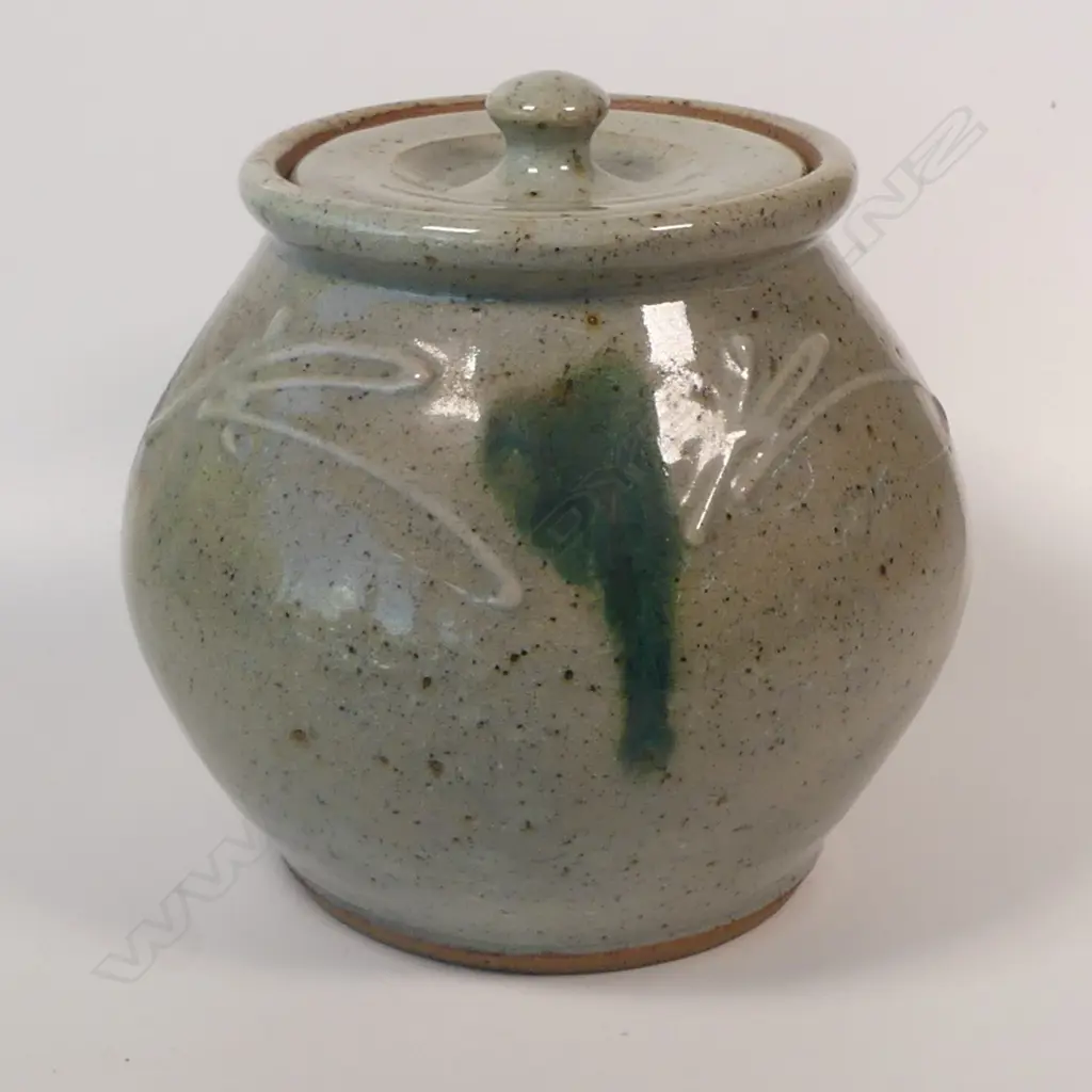 Paul Fisher Japanese influenced wheel thrown lidded jar, Image 1++