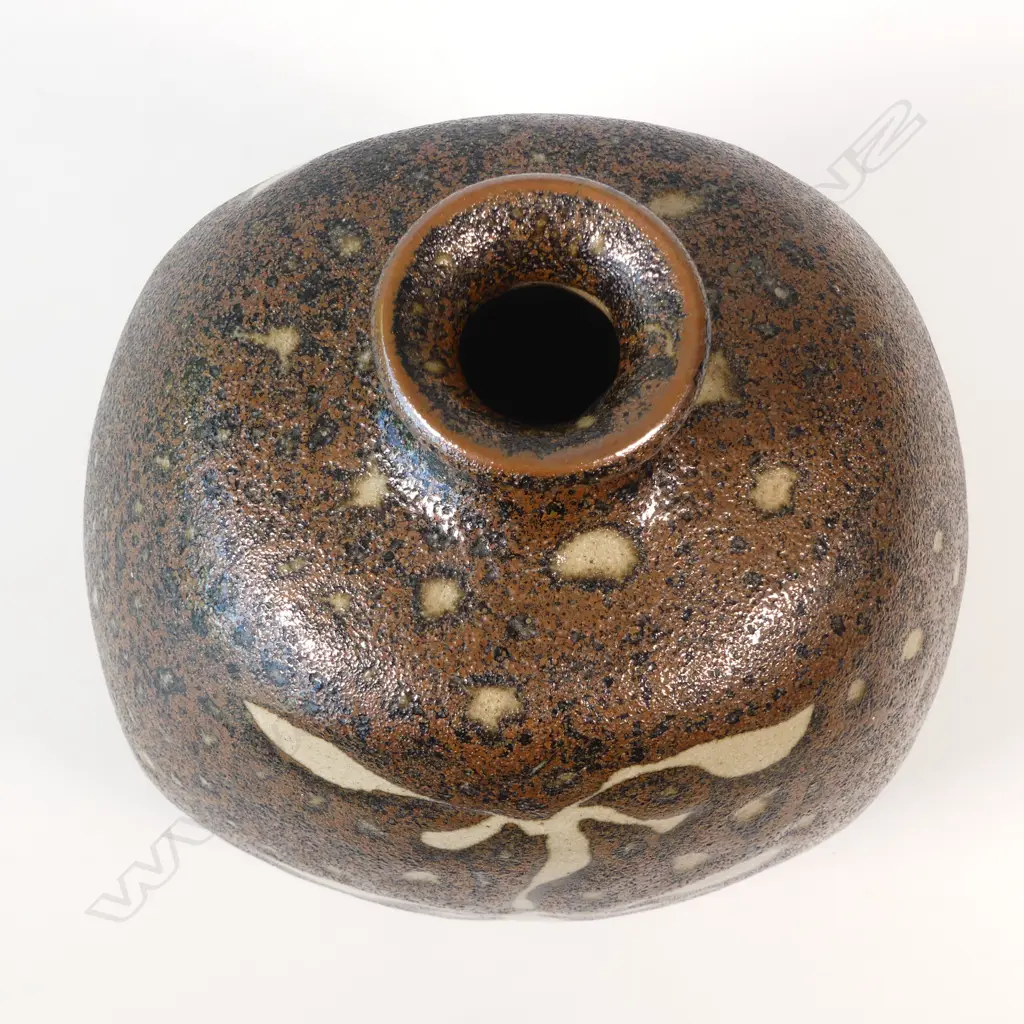 Paul Fisher wheel thrown stoneware paddled vase, Image 1++