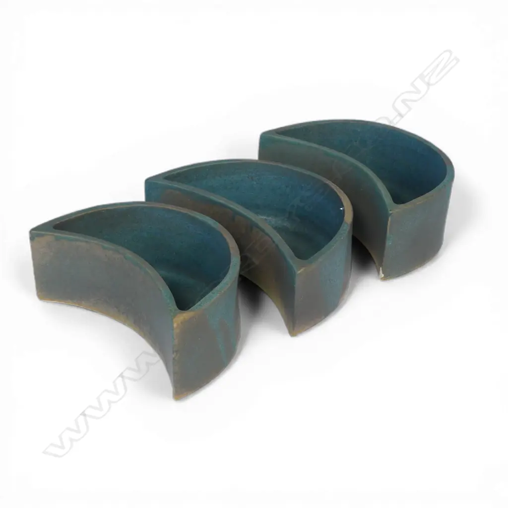 A set of three Keith Blight ikebana vases, Image 1++