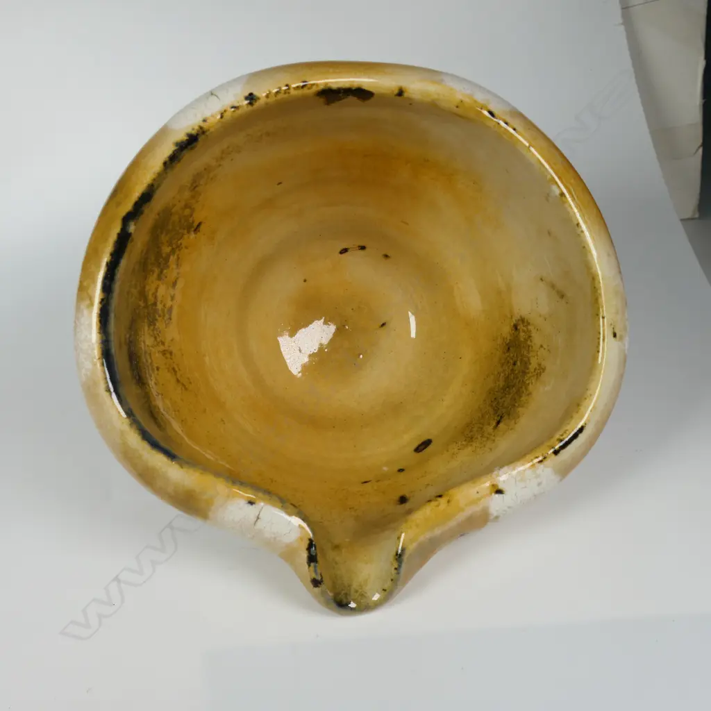 Steve Fullmer pouring bowl, artists name to upper section. H.100mm. Ex. Anneke Borren Collection. Image 1++