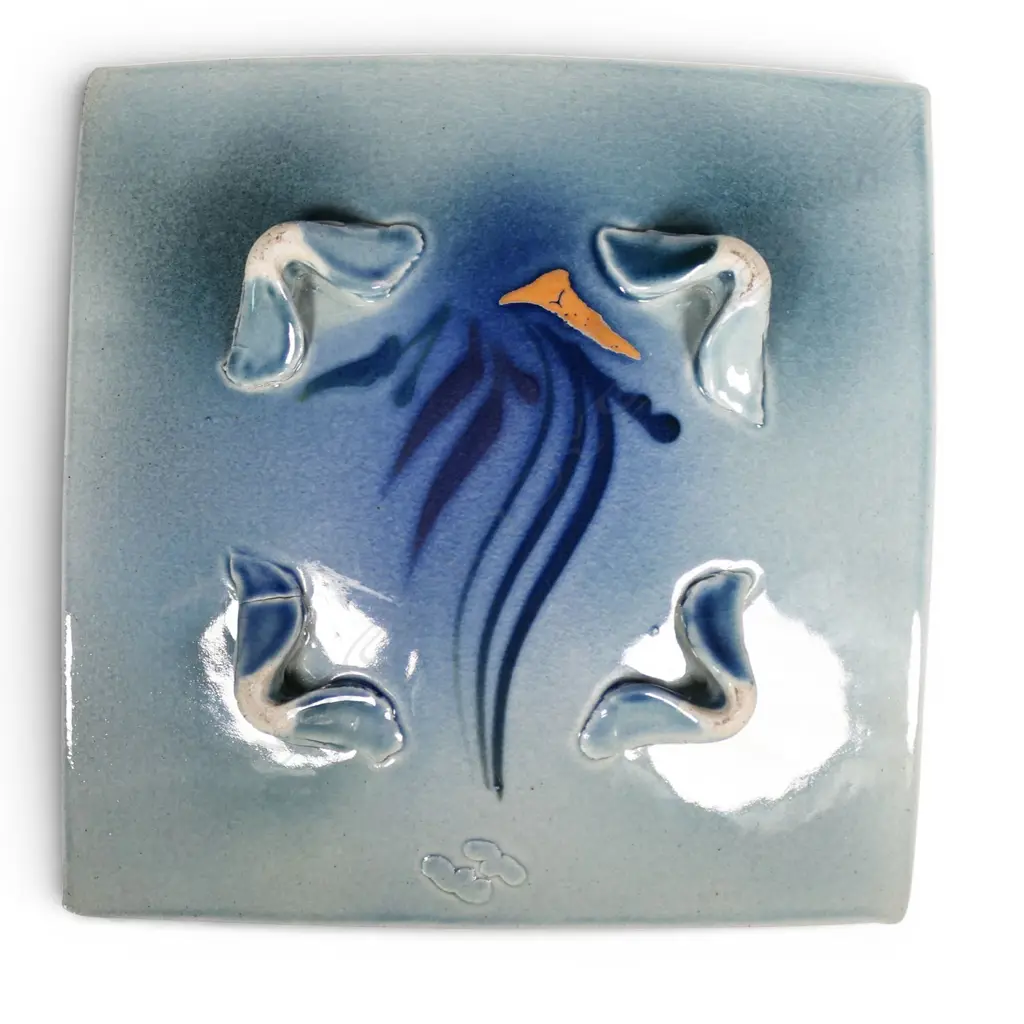 Merilyn Wiseman square platter, Image 1++