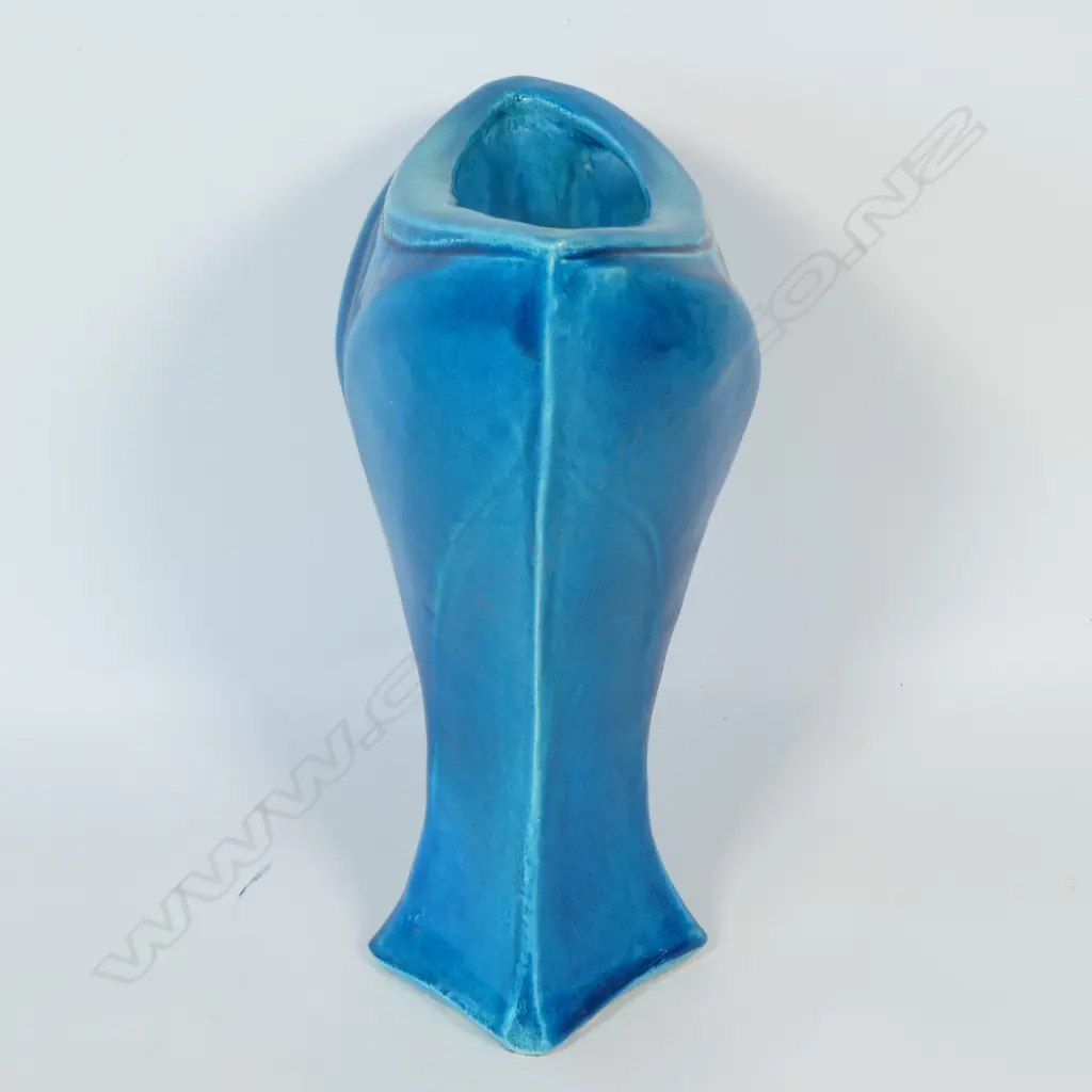 Merilyn Wiseman large sinuous form vase with square base and elliptical top, Image 1++