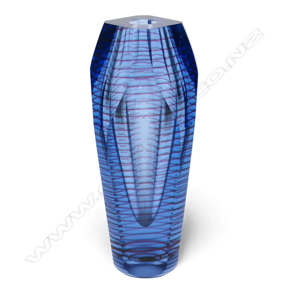 A Garry Nash experimental vase in the style of Murano Mandruzzato Image 1++