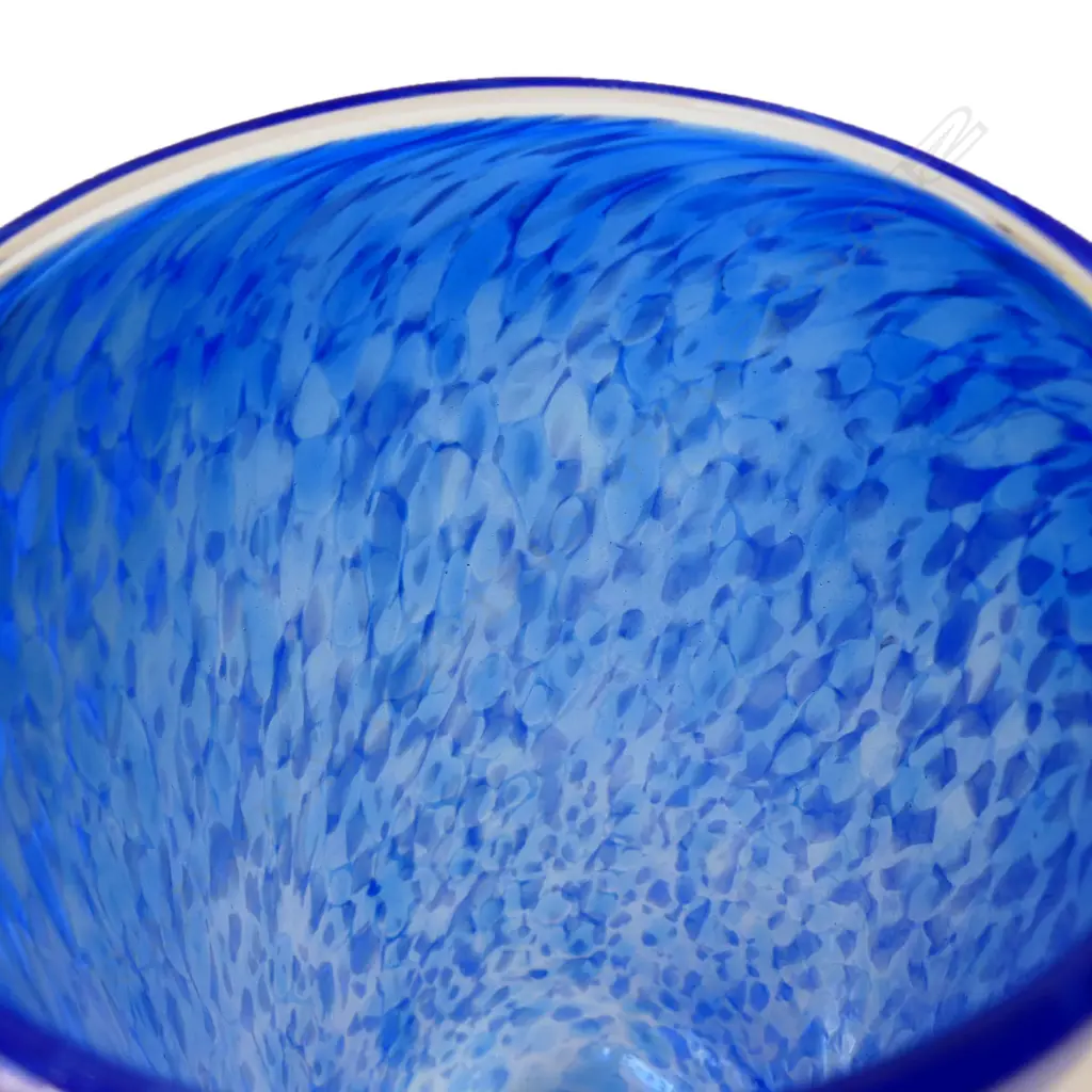 A tall Garry Nash glass vase, Image 1++