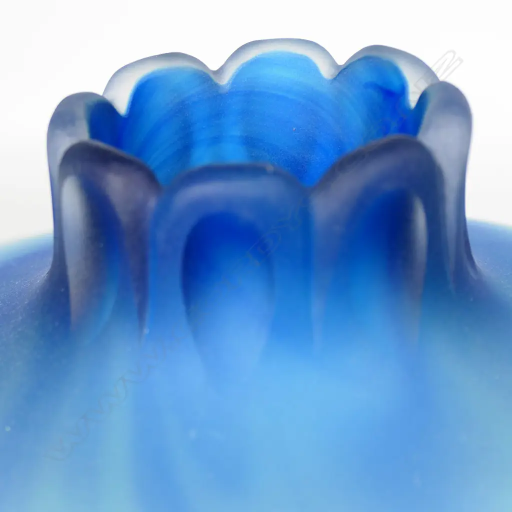 Garry Nash large glass vase frosted clear and blue vase, Image 1++