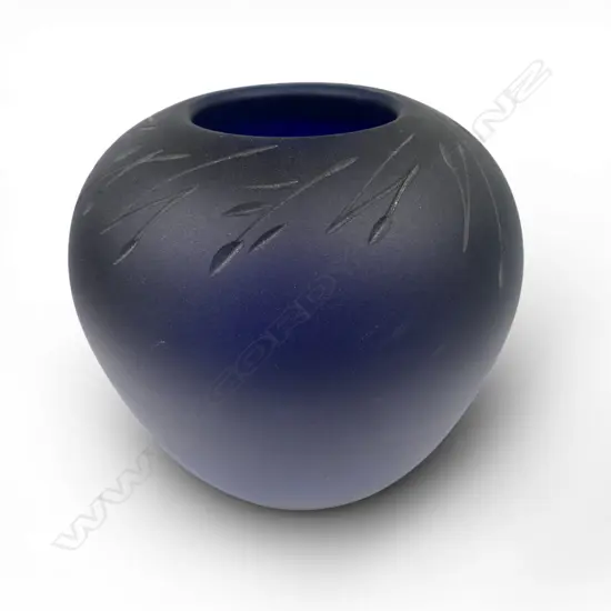 Garry Nash (ONZM) darkened cobalt blue ovid vase, with etched angular detail around shoulders, H160mm. Signed and dated '84 to base
