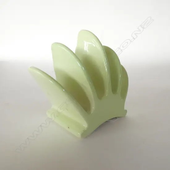 ENGLISH - GREEN WITH YELLOW PANSY