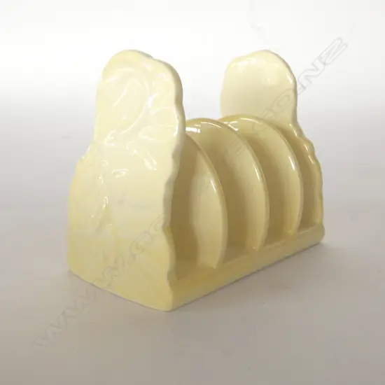 CARLTON WARE - YELLOW WATERLILY IN RELIEF