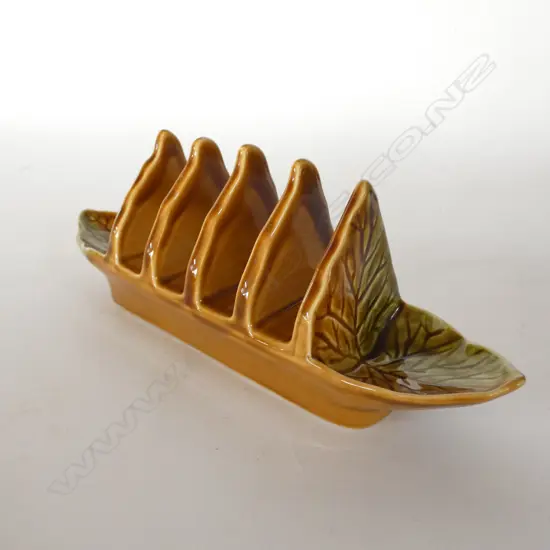 ROYAL WINTON - CARAMEL & LIGHT GREEN LEAVES