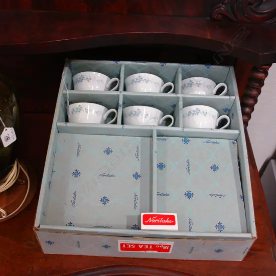 NORITAKE TEASET