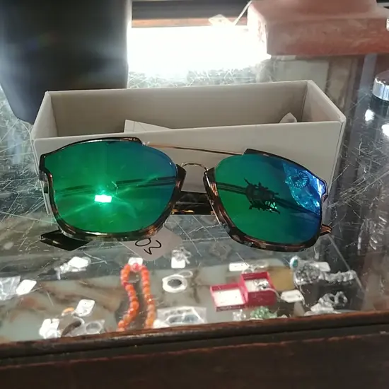 "DIOR" SUNGLASSES BOXED 