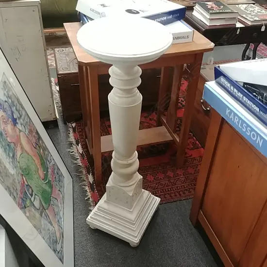 KAURI PLINTH PAINTED