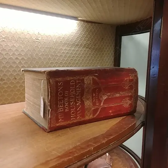 MRS BEETONS BOOK OF HOUSEHOLD MANAGEMENT