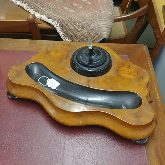 VICT WALNUT DESK STAND