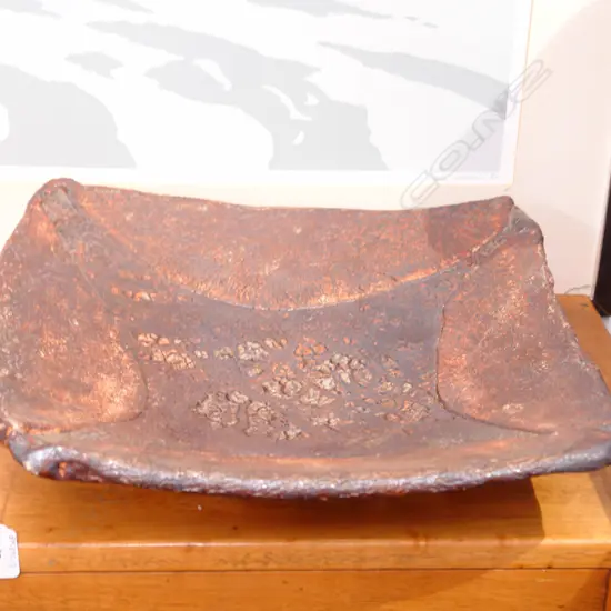 MERILYN WISEMAN? LARGE POTTERY DISH