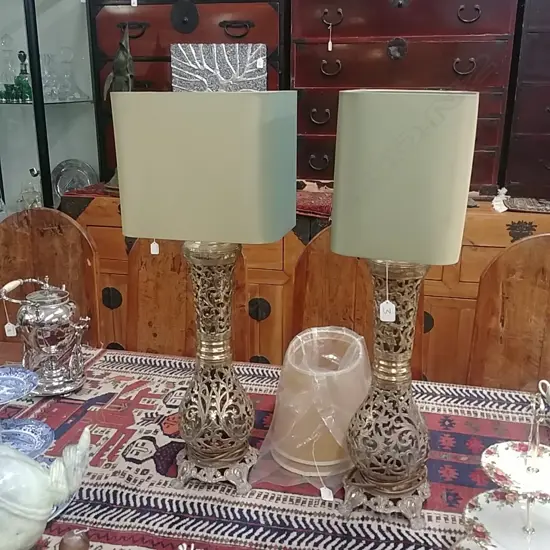 PR BRASS LAMP BASES WITH SHADES + 2 EXTRA SHADES