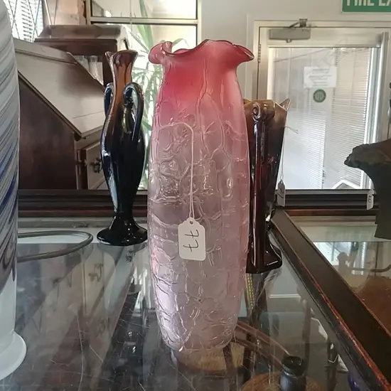 ART GLASS VASE
