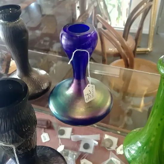 ART GLASS VASE