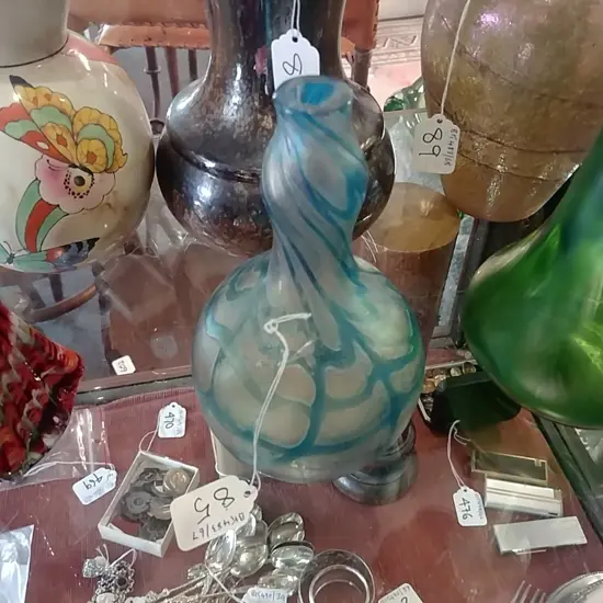 ART GLASS VASE