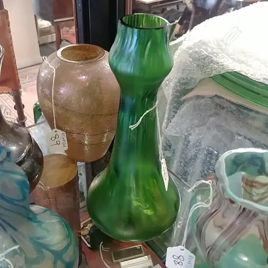 ART GLASS VASE