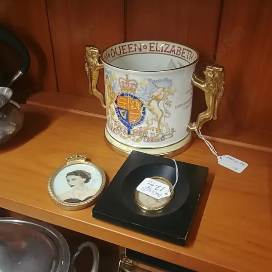 PARAGON LOVING CUP + 2 ROYAL MINATURES