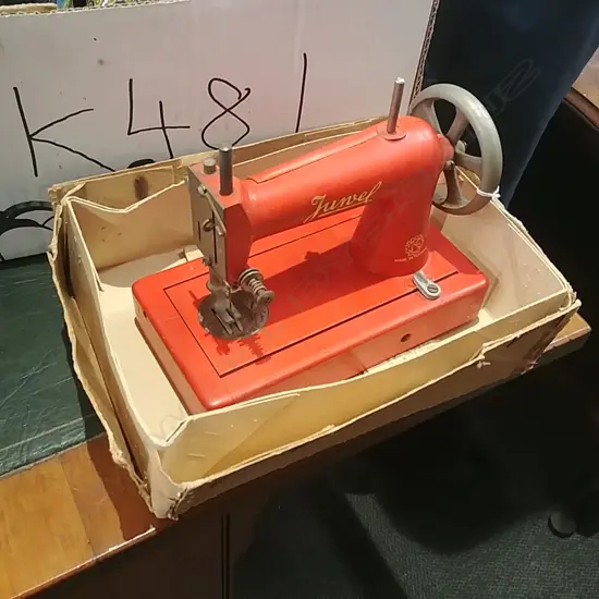 JUNEL CHILDRENS SEWING MACHINE IN BOX