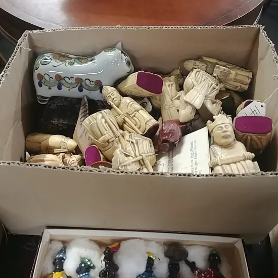 ASST CAT ORNAMENTS+FAUX IVORY CHESS