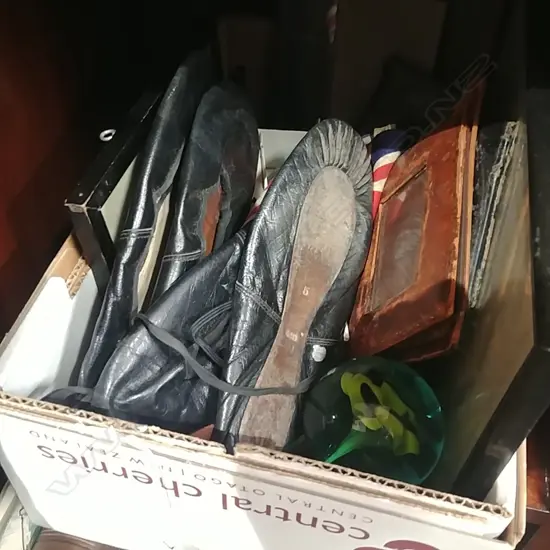 LOT ASSTD COLLECTABLES