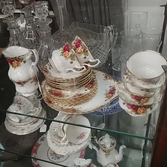 R/ALBERT OCR 21 PC TEA SET