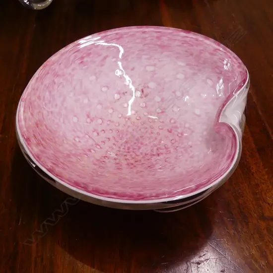 SMALL PINK ART GLASS DISH