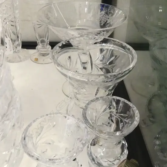 3 CRYSTAL VASES& COMPORT