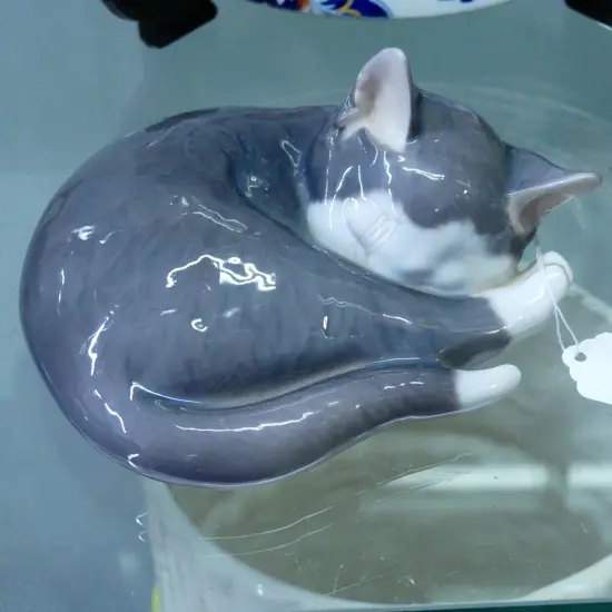 R.COPENHAGEN SLEEPING CAT