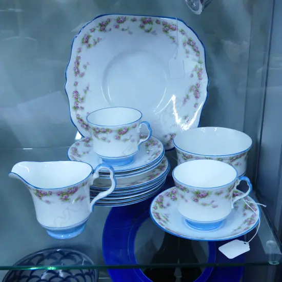 COLLINGWOODS FLORAL 4 PC TEA SET