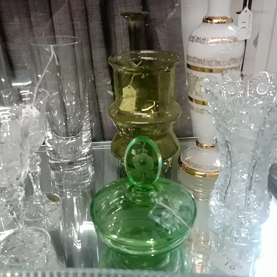 GLASS VASES + POWDER